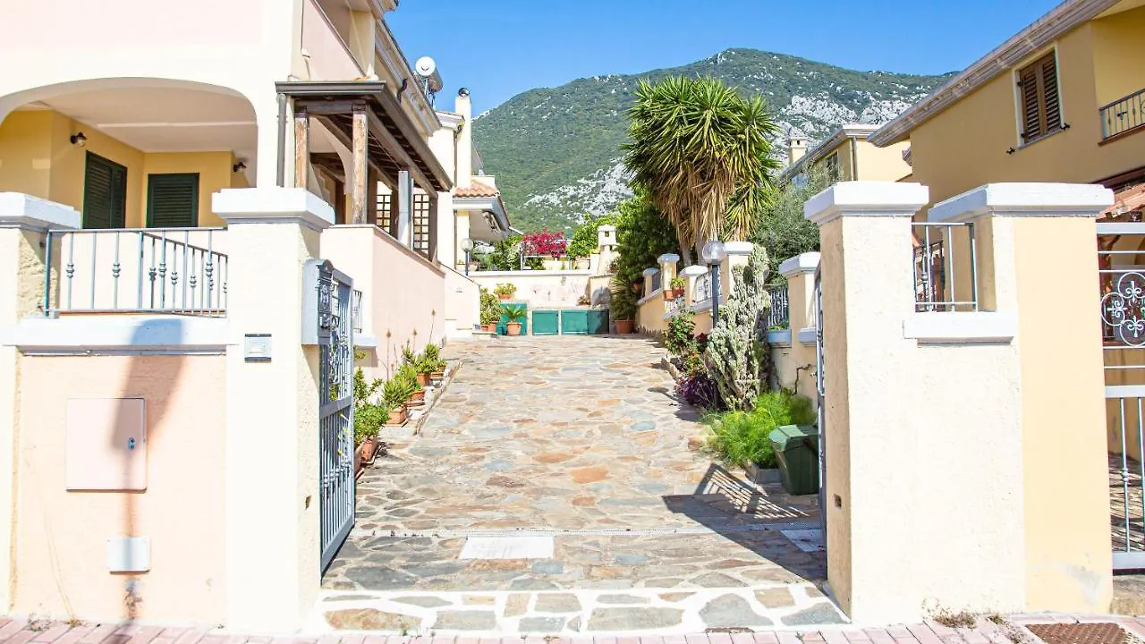 Casa Mannai, Air-Con E Parcheggio Privato Iun R3454 Apartment Cala Gonone 0*,  Italy